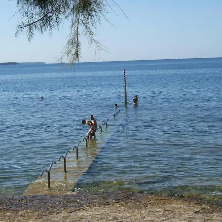 Lägenhet Elena, 100 M From The Novigrad Istria