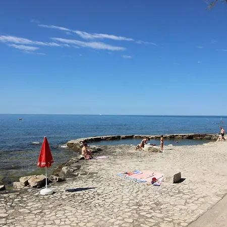 Elena, 100 M From The * Novigrad (Istria)