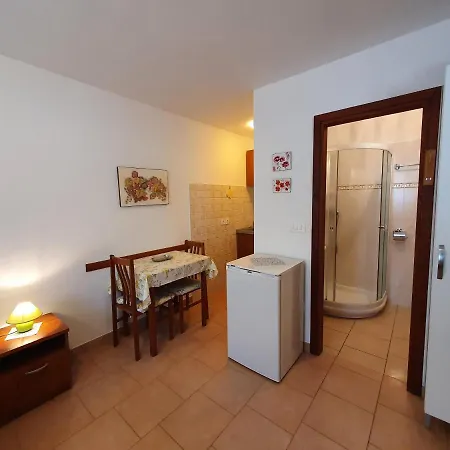 Elena, 100 M From The