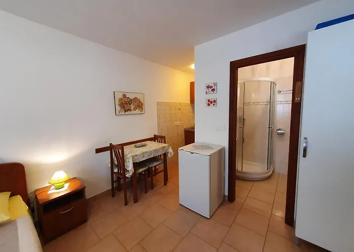 Elena, 100 M From The