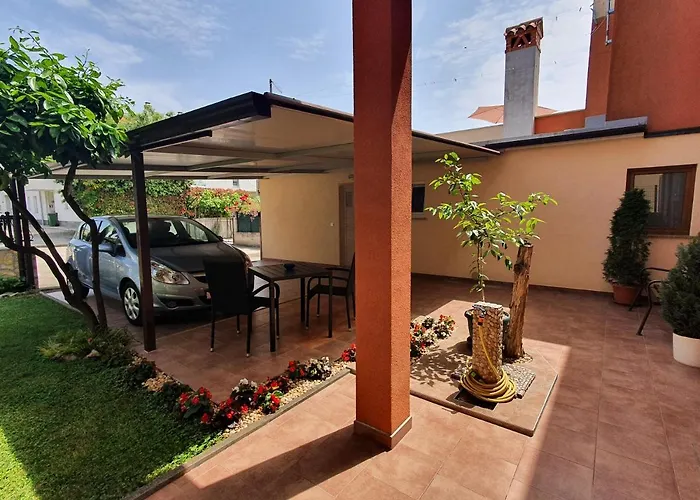 Elena, 100 M From The Apartmán Novigrad Istria