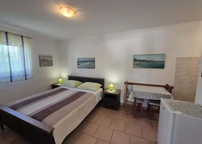 Apartmán Elena, 100 M From The