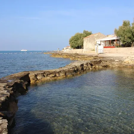 Elena, 100 M From The