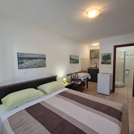 Appartement Elena, 100 M From The